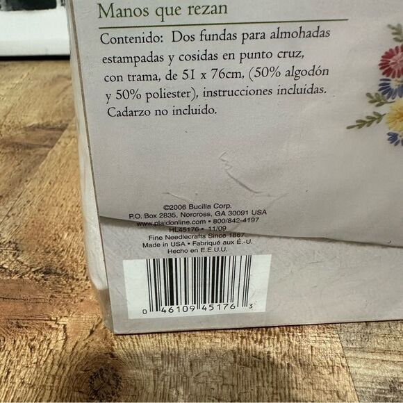 Bucilla Pillowcases Praying Hands #45176 Cross Stitch 2006
New in package - Picture 3 of 7